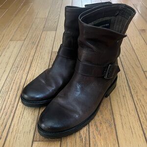 Frye “Natalie” engineer short leather boots 7.5
